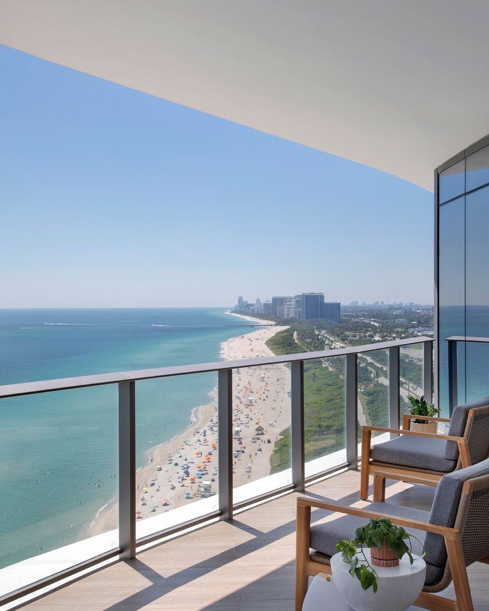 Apartamento Frente Canal com Vista Panorâmica — Ponta da Praia